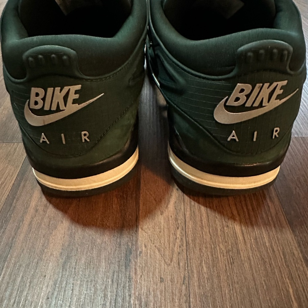 Nigel Sylvester x Air Jordan 4 Bike Air - Picture 8 of 12